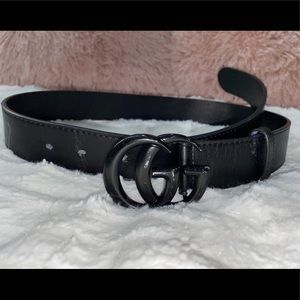 Black Gucci belt